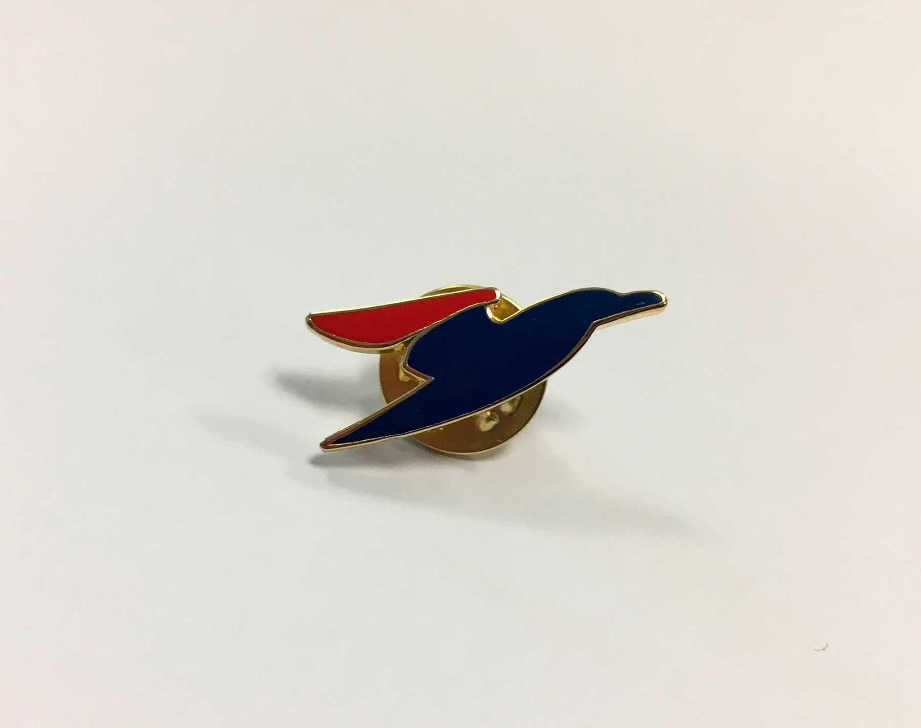 Atlantic Airways pin featuring the company logo - a bird