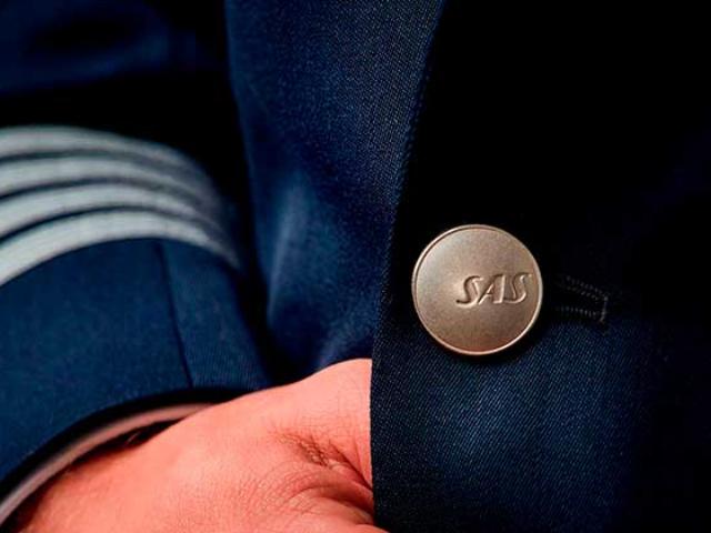 SAS logo button on uniform jacket